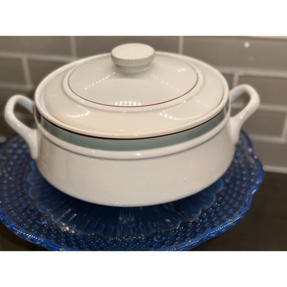 8” Handled Stoneware Casserole “Imperial Green” By Inheritance Tableware - Picture 1 of 6
